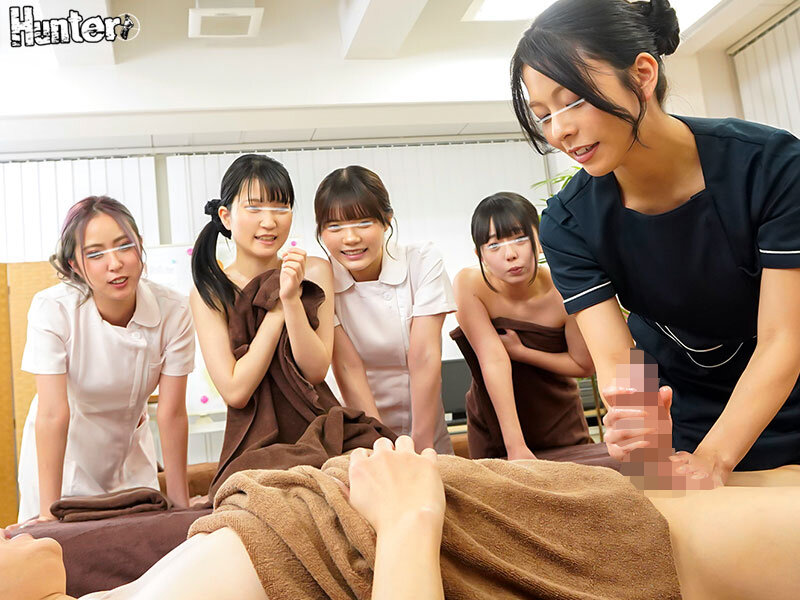 HUNTC-143 Chỉ Có Mình Tôi Là Nam Trong Trường Học Chuyên Nghiệp Spa!